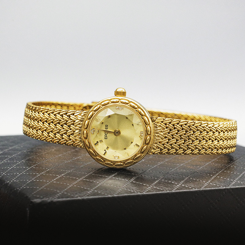 Retro-stijl tarweoorhorloge, h - Luxury Watch Values recensie en prijs