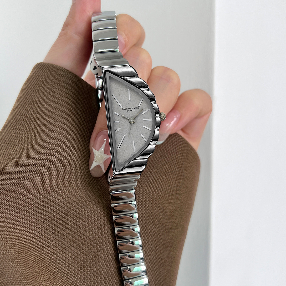 Dameshorloge Mode Creatieve Dr - Watch Triangle Luxury recensie en prijs