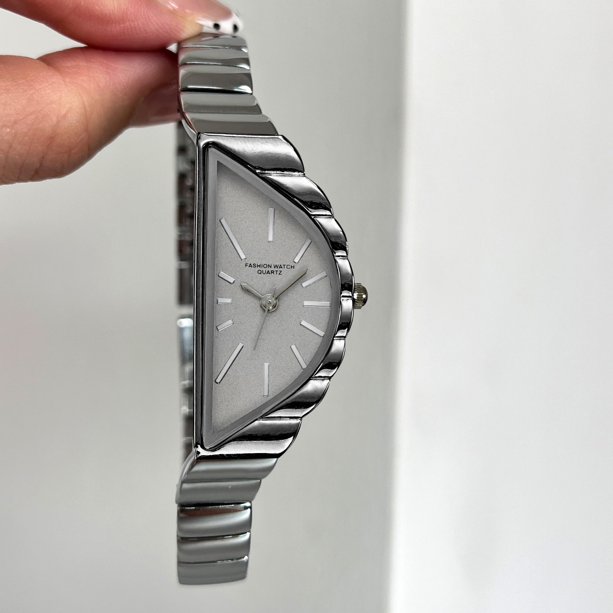 Dameshorloge Mode Creatieve Dr - Watch Triangle Luxury recensie en prijs