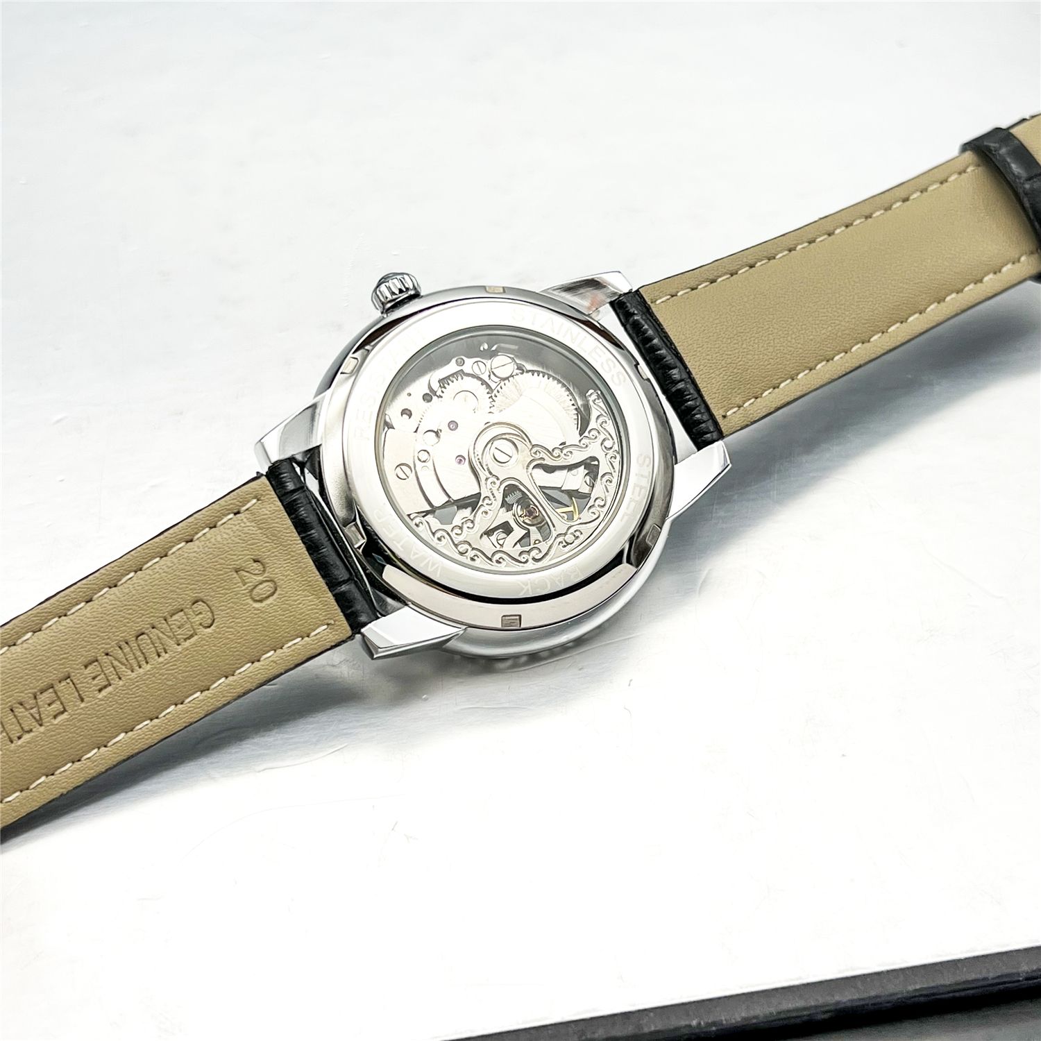 Nieuw hoogwaardig lichtgewicht - Luxury Watch Values recensie en prijs