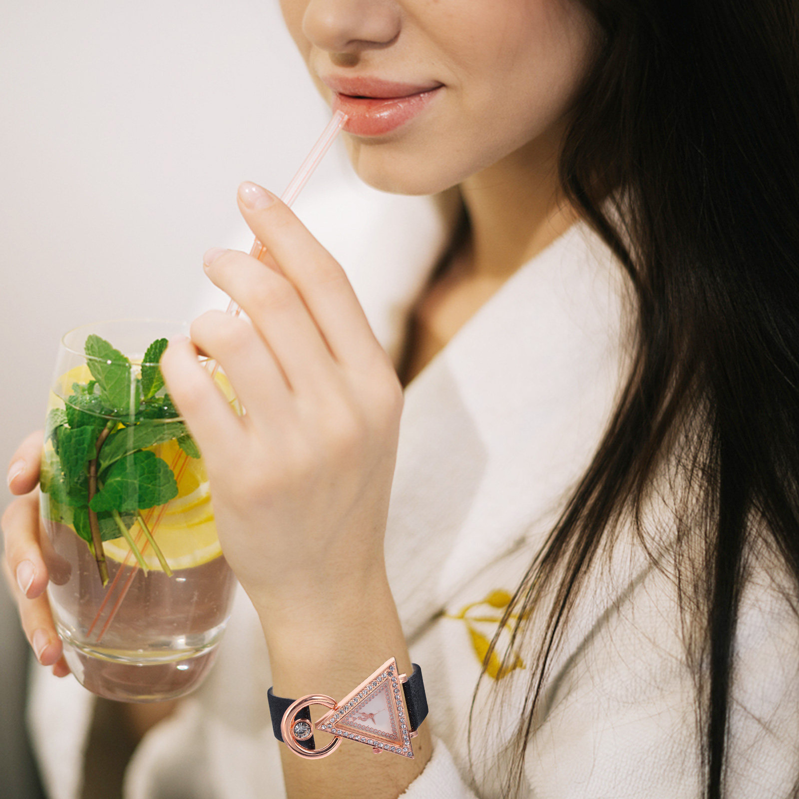 1 stuk dameshorloge met quartz - Watch Triangle Luxury recensie en prijs