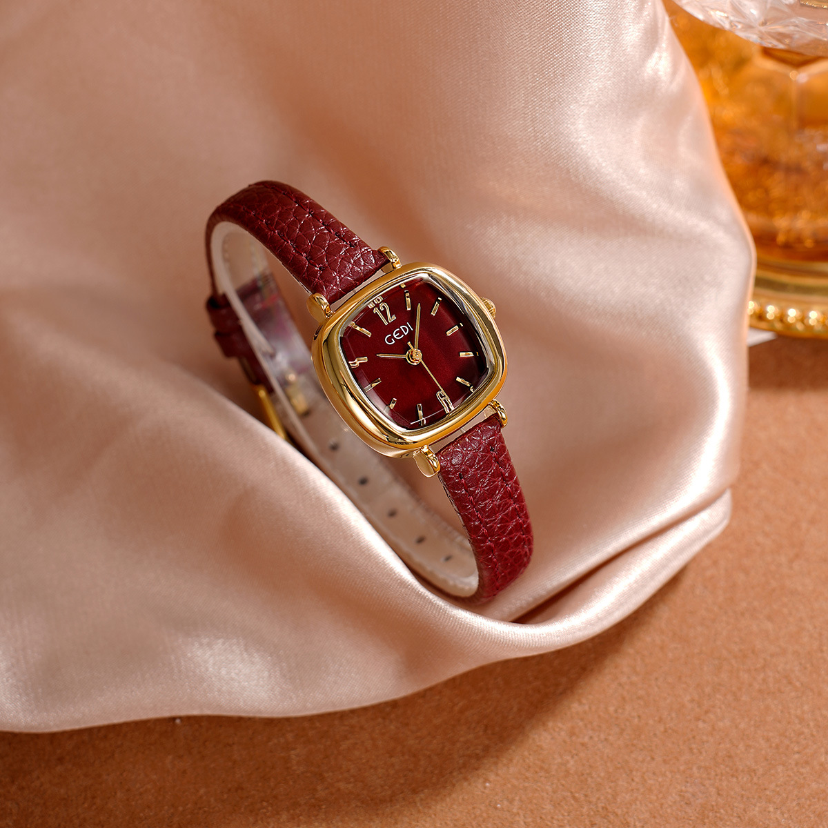 UTHAI 61018 CQ490 Eenvoud, hog - Luxury Watch Values recensie en prijs