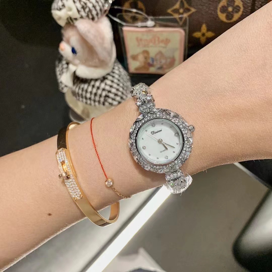 Prachtig en stijlvol damesarmb - Luxury Watch Values recensie en prijs
