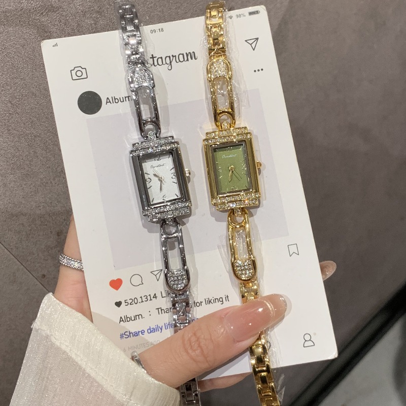 Klein horloge in oude geldstij - Luxury Watch Values recensie en prijs